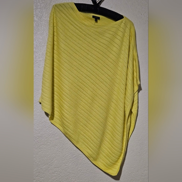 Talbots Asymmetrical Yellow Poncho - Picture 2 of 3